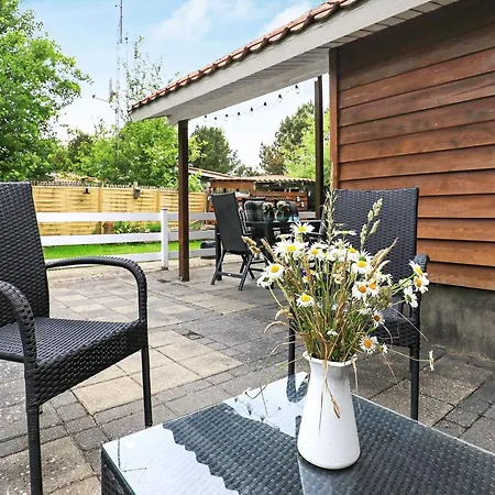Seaside Serenity In Vejlby Fed-by Traum Ferienhaus *